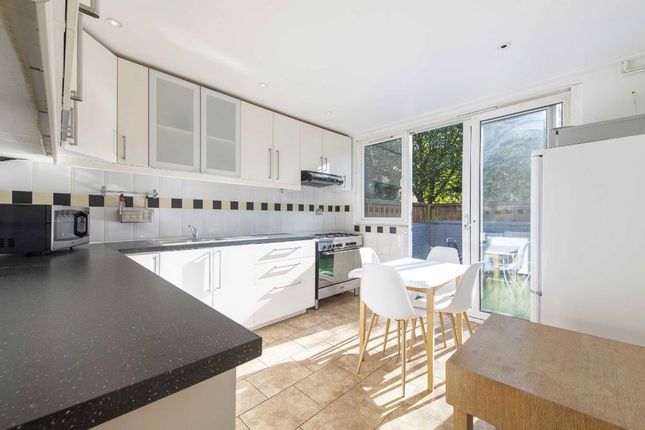 116, Ashbrook Road, London photo 2