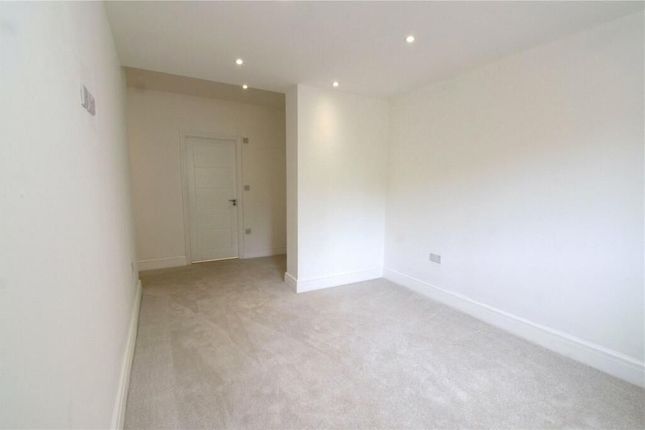 Flat to rent in Wilmslow Road, Didsbury, Manchester
