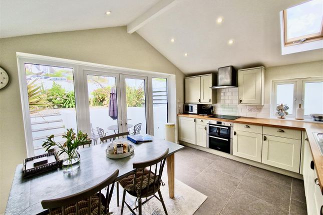 Captains Rest, 1a Tetbury Cottage, Porthleven photo 3