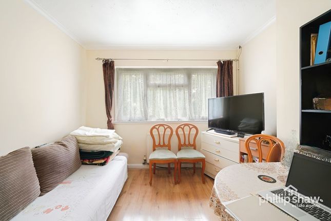 87 Elmgrove Road, Harrow photo 4