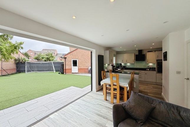 23, Fawn Drive, Hampshire photo 2