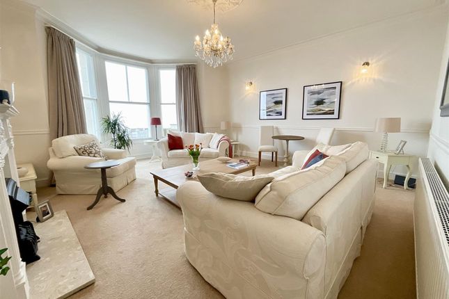 Flat 2, 30 Esplanade, Scarborough photo 2