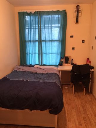 Flat for sale in Shadwell Gardens, London