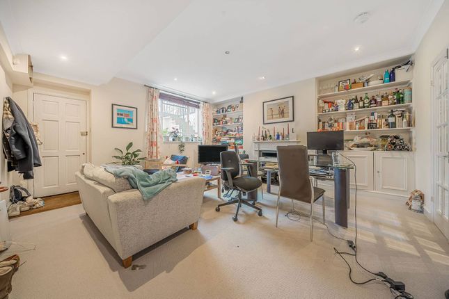 Thumbnail Flat to rent in St George's Drive, Pimlico, London