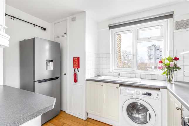 Flat for sale in Lindsay Court, Battersea High Street, Battersea