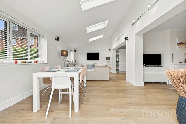 9 Burntwood, Brentwood photo 4