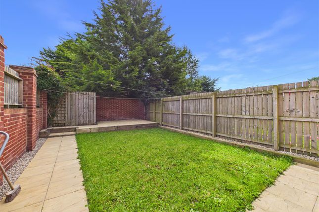 4, Field View Drive, Hessle photo 2