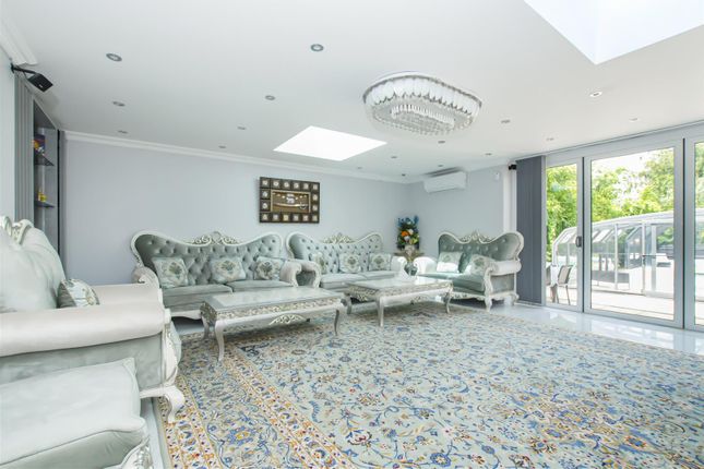 38, Frays Avenue, West Drayton photo 4