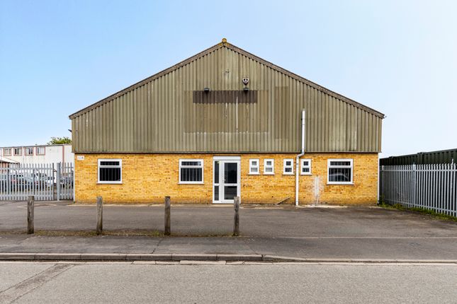 Light industrial to let in Redstone Road, Boston