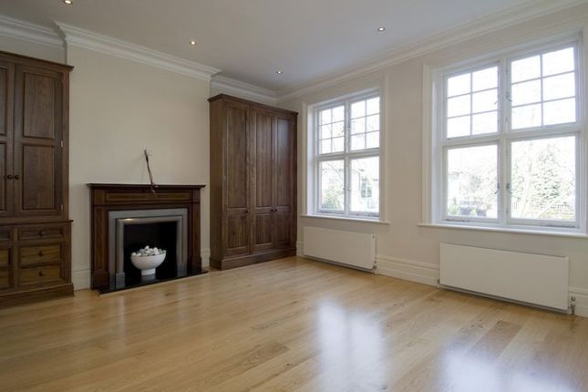 Flat to rent in Heath Drive, Hampstead