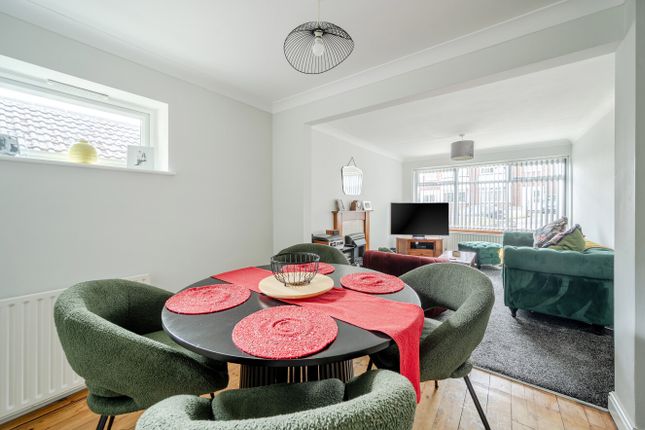 11, Woodhall Drive, Kirkstall, West Yorkshire photo 5
