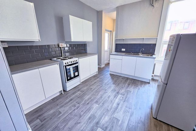 Flat 3, 14, West View, MOLD photo 3