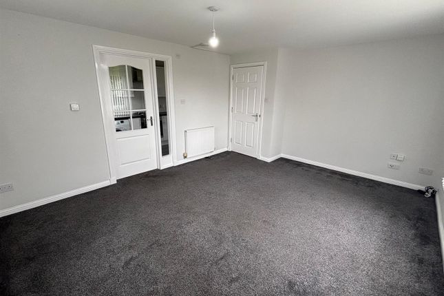 61, Millhall Court, Airdrie photo 5