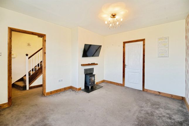 16, Englefield Crescent, BRADFORD photo 2