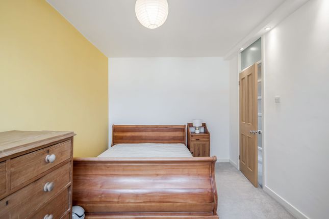 Duplex to rent in Madron Street, Old Kent Road