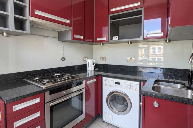 Flat 3, 27 Gordon Road, London photo 2