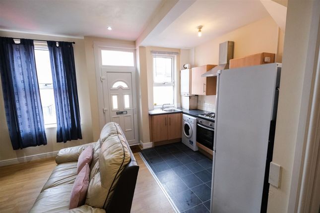 41 Harold Grove, Leeds photo 3
