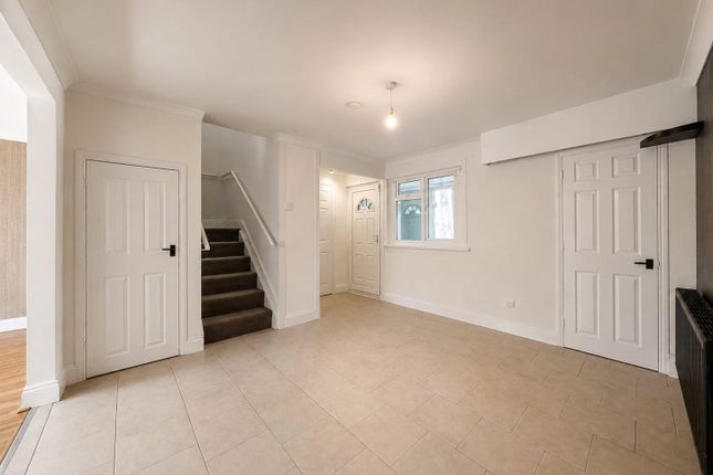 50, Broomfields, Essex photo 5