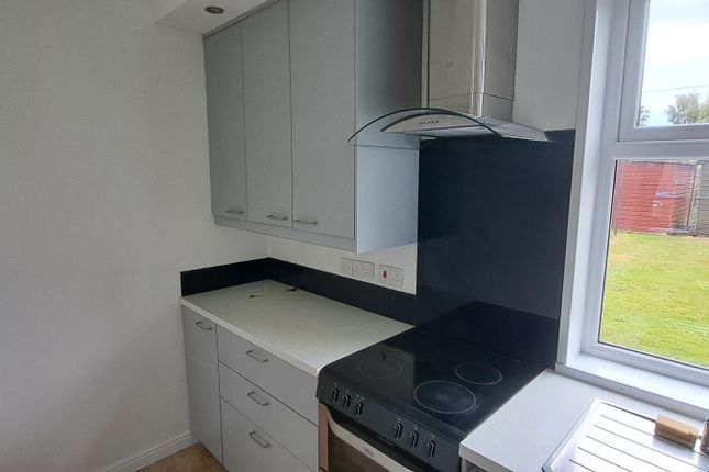 Stenhouse Drive, Edinburgh, EH11, Edinburgh photo 4