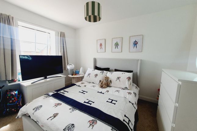 3, Pycroft Avenue, Chichester photo 5
