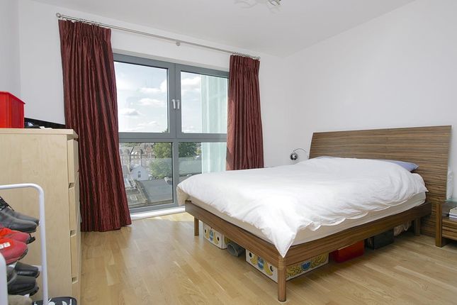 Flat for sale in The Lock House, Oval Road