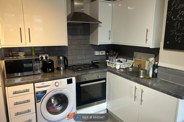 Triangle Place, Clapham, London photo 3
