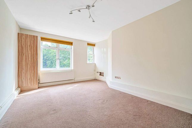 Flat for sale in Grove End Road, London