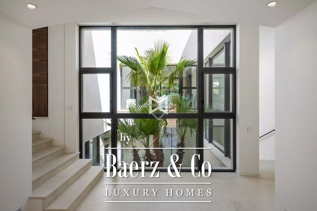 Villa for sale in Plages De Saint-Tropez, 83990, France