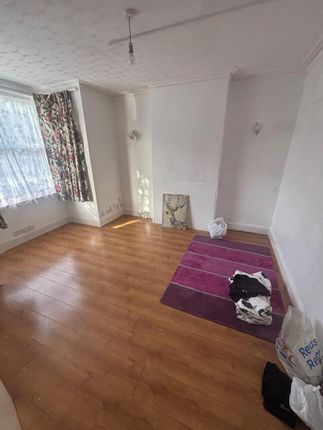 9, Pemdevon Road, Croydon photo 2