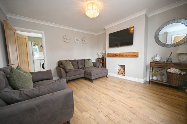4, Longsight Road, Barnsley photo 4