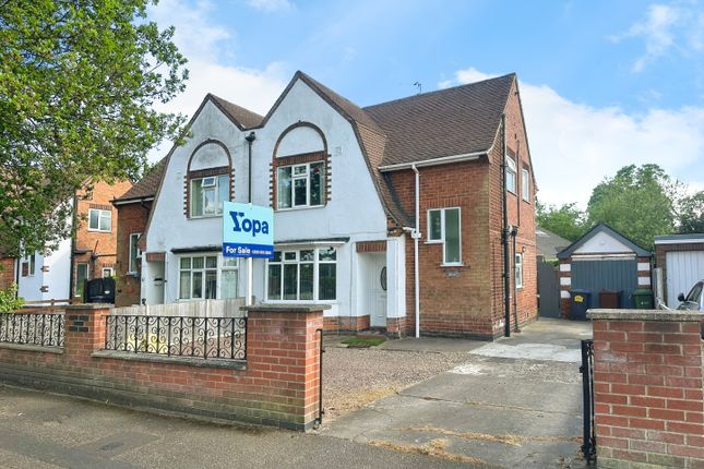 3-bed semi-detached on 69, Western Avenue, Lincoln, £230,000