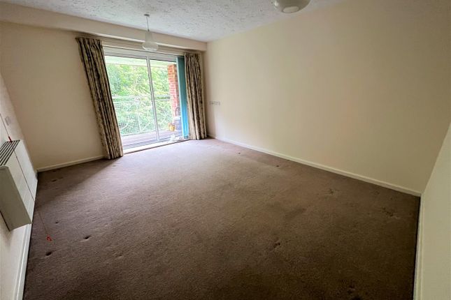 Flat for sale in Reeve Court, Stratton Drive, St. Helens
