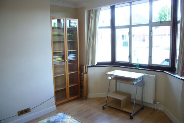 Aldershot Road, Guildford photo 3