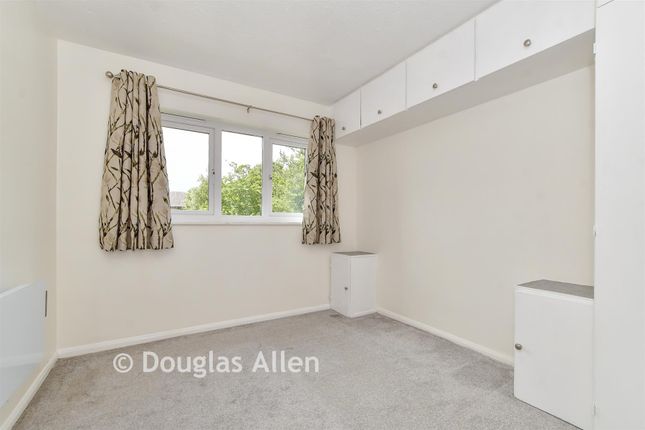 Elm Court, Higham Station Avenue, London photo 4