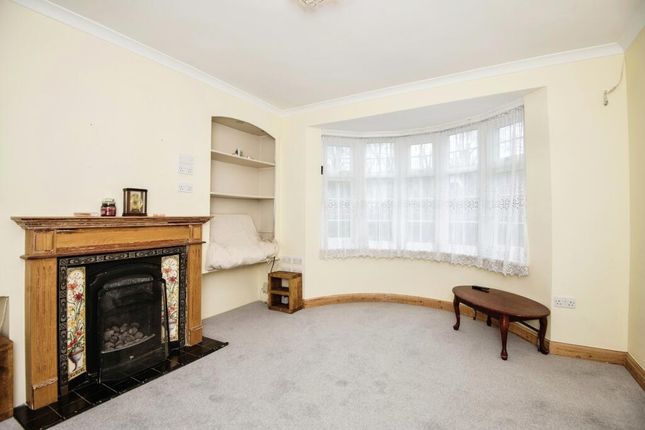 52, London Road, Rainham photo 4