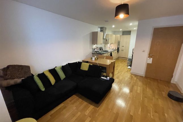 Apt 604, Bauhaus, Manchester photo 3