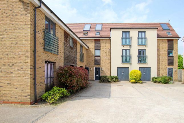 Thumbnail Property to rent in Burlton Road, Cambridge