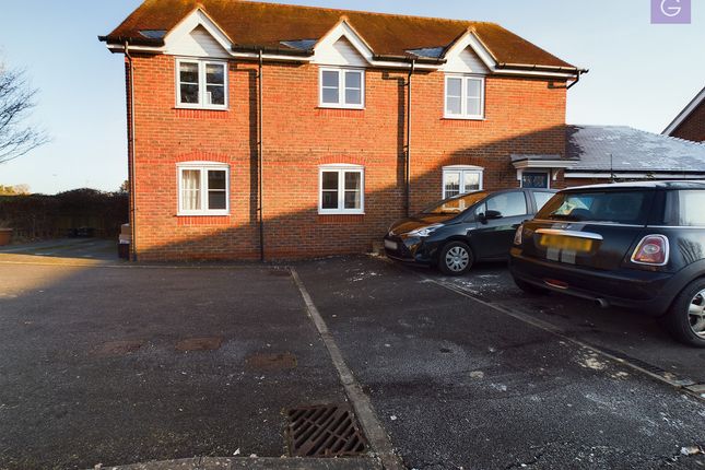 Thumbnail Flat to rent in Letts Green, Woodley