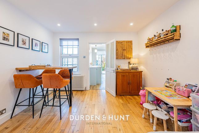 52 Salisbury Road, Romford photo 3