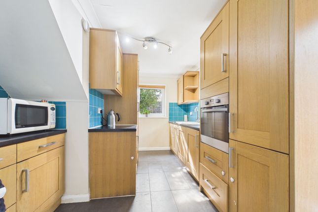 40 Bran Close, Reading photo 4