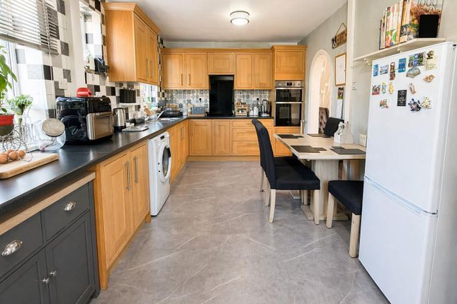 27, Mayfield Avenue, Macclesfield photo 4