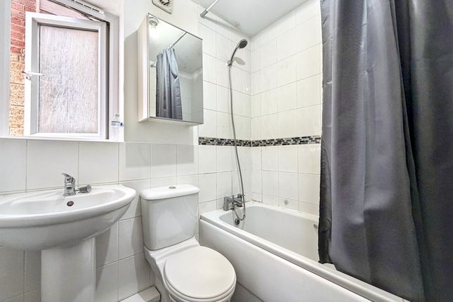 66 St. Nicholas Way, Hebburn photo 4