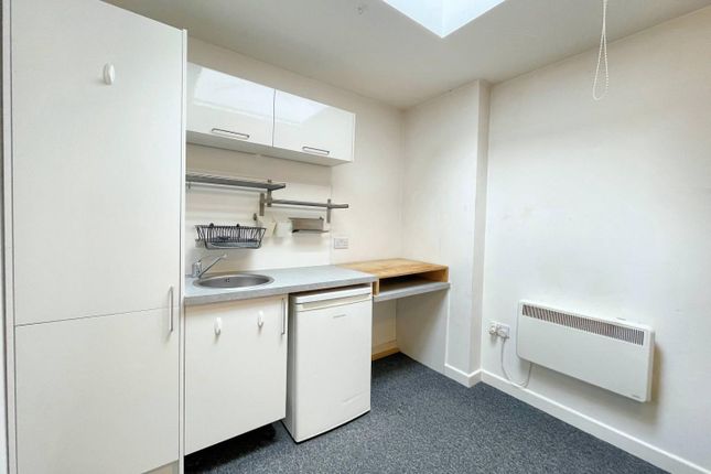 Room to rent in Church Road, St. George, Bristol
