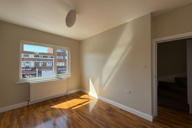 Flat, 280, High Street, Waltham Cross photo 4