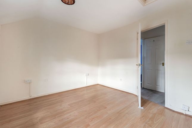 45 Bathampton Street, Swindon photo 4