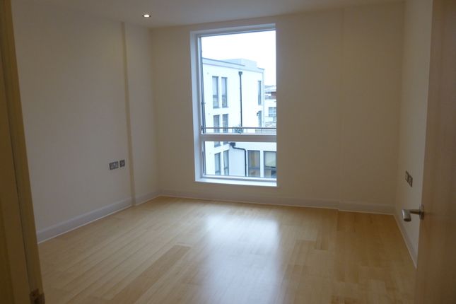 Flat 24, De Beauvoir Wharf 16 Hertford Road, London photo 5
