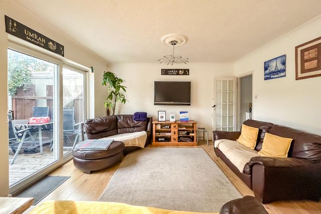 216, Eastern Avenue, Southend-on-Sea photo 3