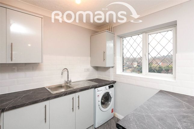 14, Hawkesworth Drive, Bagshot photo 4