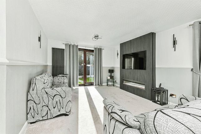 Fields Road, Bradford photo 3