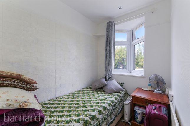301, Lower Morden Lane, Morden photo 4